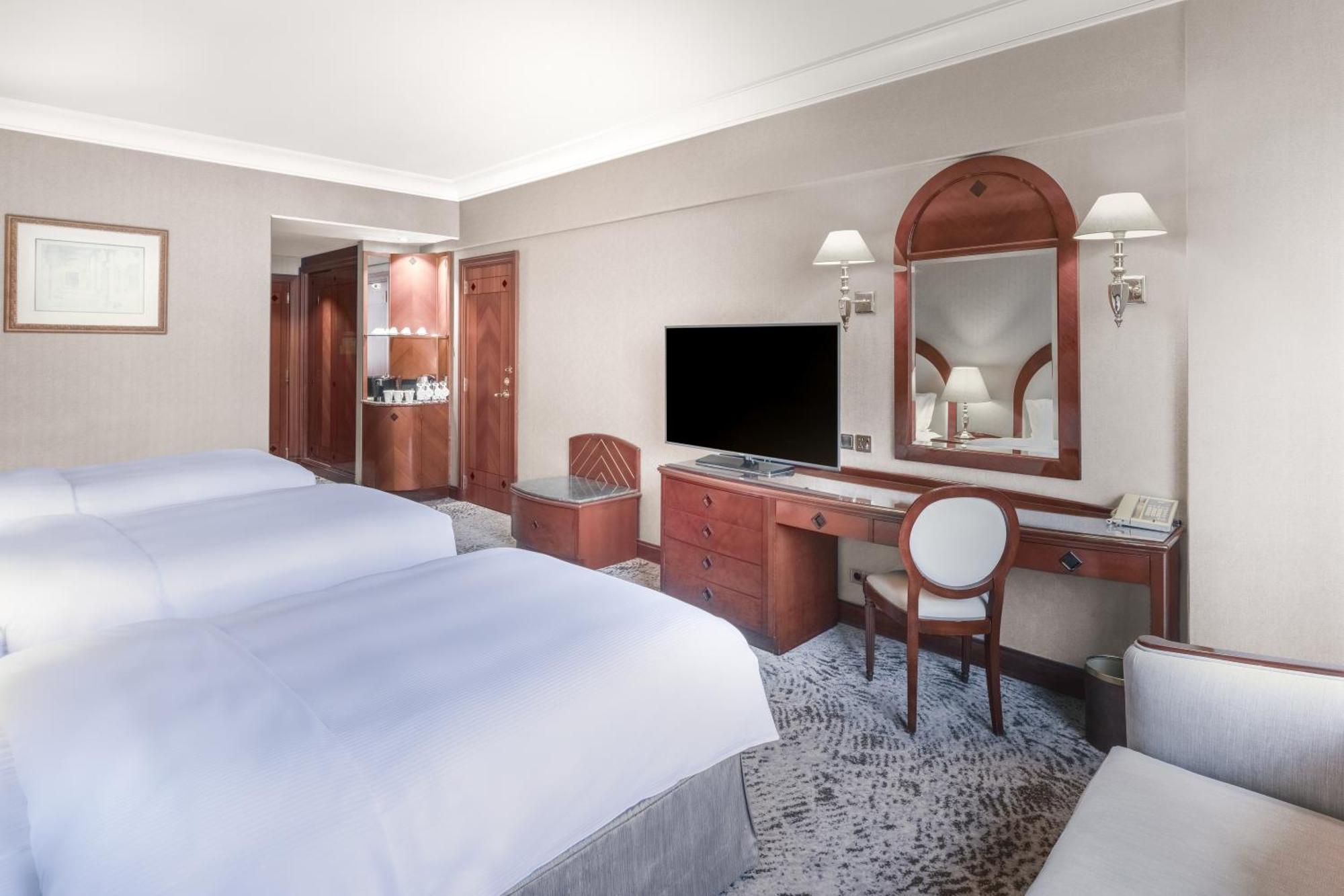 Hotel Madinah Hilton Medina